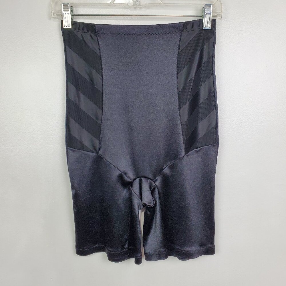 Monroe & Main Black High Waisted Shapewear Shorts Size M